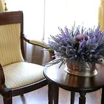 Boutique Palea Poli 瑙萨玛西亚斯