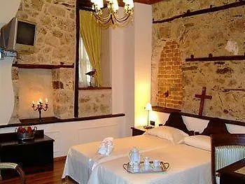 Boutique Palea Poli 瑙萨玛西亚斯