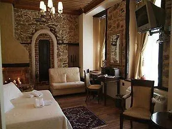 Boutique Palea Poli 瑙萨玛西亚斯