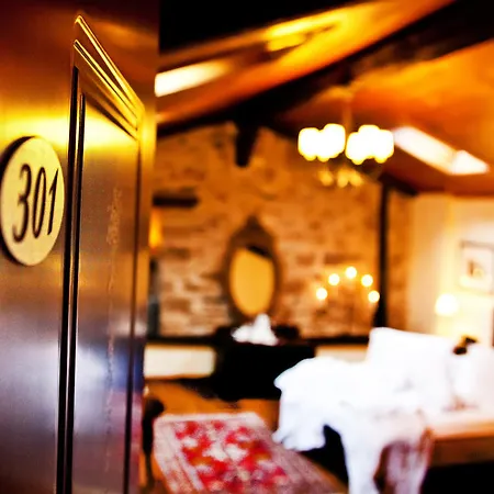 酒店 Boutique Palea Poli 4*