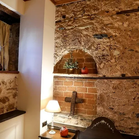 Boutique Palea Poli 4*
