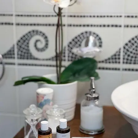 Boutique Palea Poli 4*