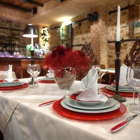 Boutique Palea Poli 4*